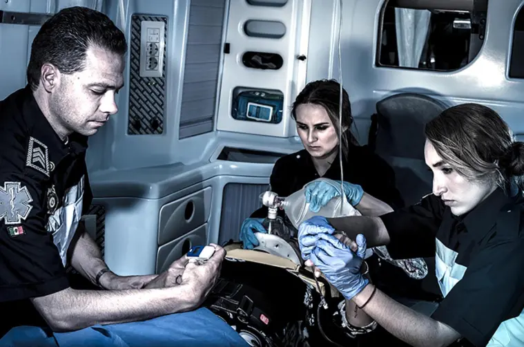 atencion de paramedicos certificados por grupo 52