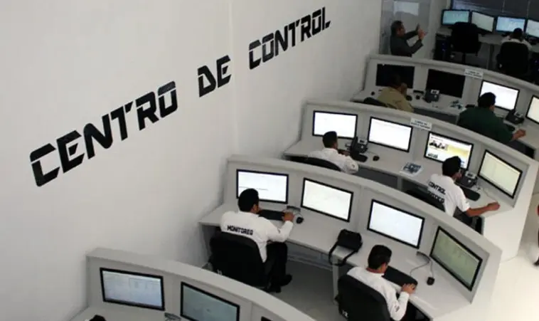 centro de control y monitoreo de servisio grupo 52 de emergencias